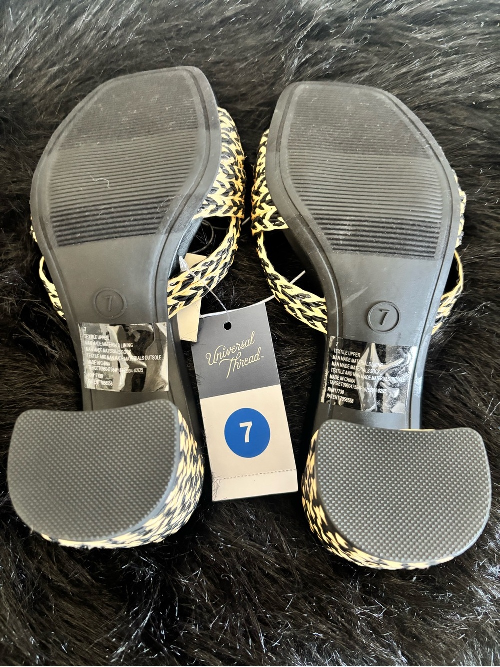 NWT Universal Thread Woven Bow-Accent Slide Sandals in Black and Natural, Size 7 - Picture 6 of 6